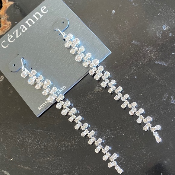 CEZANNE Long Dangly Rhinestone Earrings NWT - Picture 1 of 7